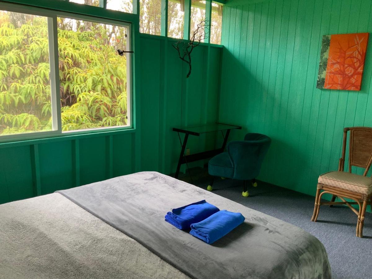 Simple Rustic Studio Deluxe Bed In Tropical Fruits Garden Hotel Mountain View Exterior photo